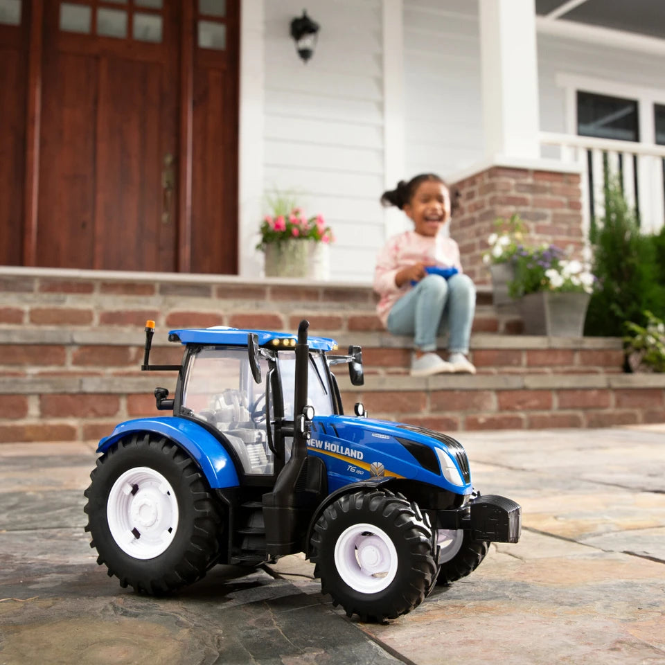 Britains Big Farm Remote Control New Holland T6.180 Tractor 1:16