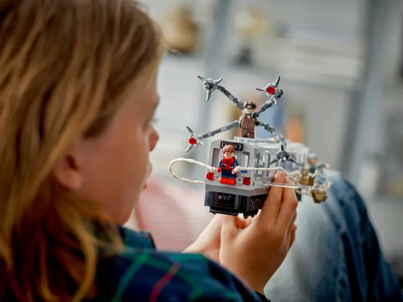 Lego Marvel 76321 SpiderMan vs Doc Ock Subway Train Scene