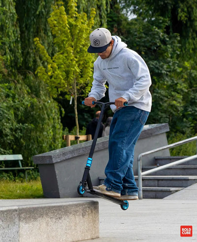 BoldCube Deluxe Stunt Scooter Blue night