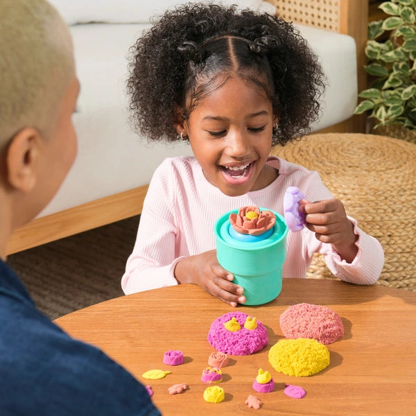 Kinetic Sand Squish Blossom Playset