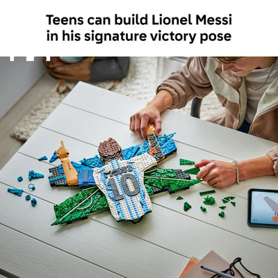 Lego Editions 43018 Celebration Lionel Messi Set