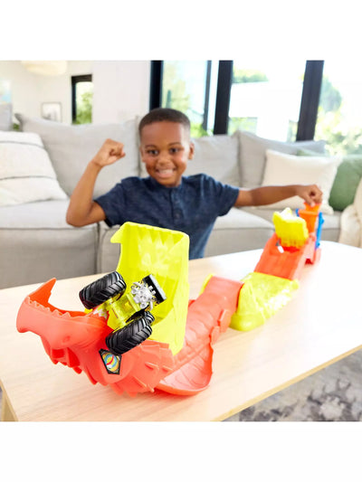 Hot Wheels Monster Trucks Snake Slam Takedown Playset