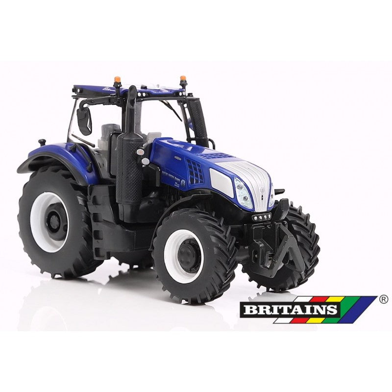 Britains 43216 New Holland T8.435 Tractor 1:32