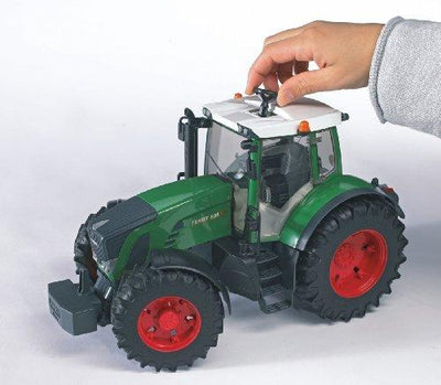 Bruder 3040 Fendt 936 Vario Tractor 1:16