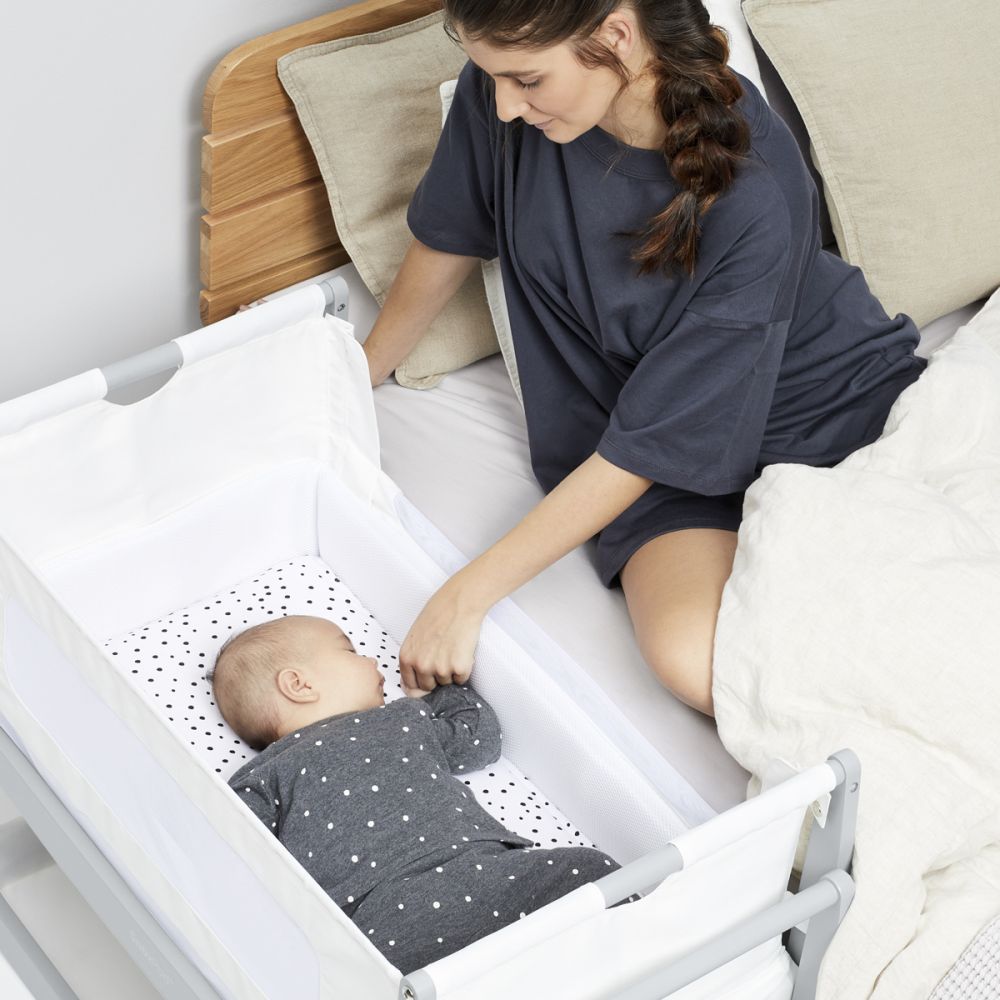 SnuzPod4 Bedside Crib Bundle Deal Dove Grey Inc. Sheets, Protector And Pocket