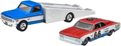 Hot Wheels Premium Team Transport '66 Chevelle / '72 Chevy Ramp Truck