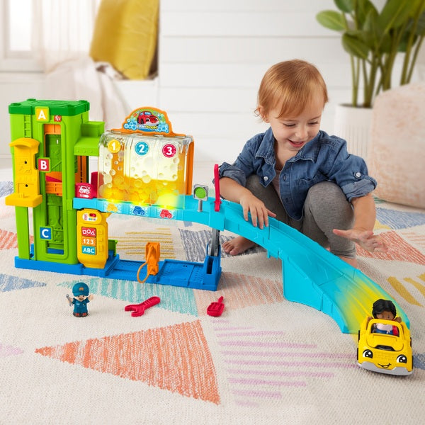 Fisher Price Little People Light Up Learning Garage