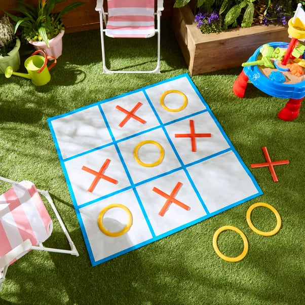 Giant Noughts And Crosses Game