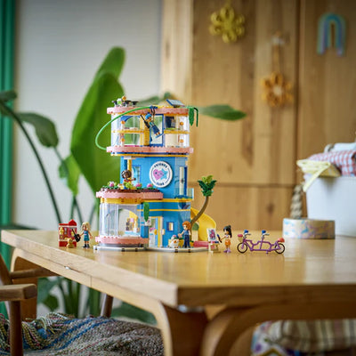 Lego Friends 42689 Heartlake City Friends Club