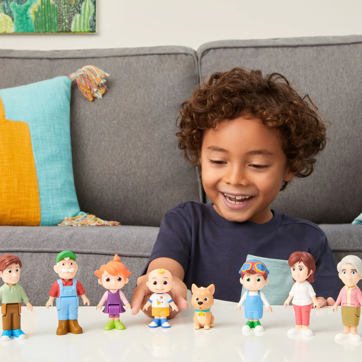CoComelon 8 Pack Family Figure Set
