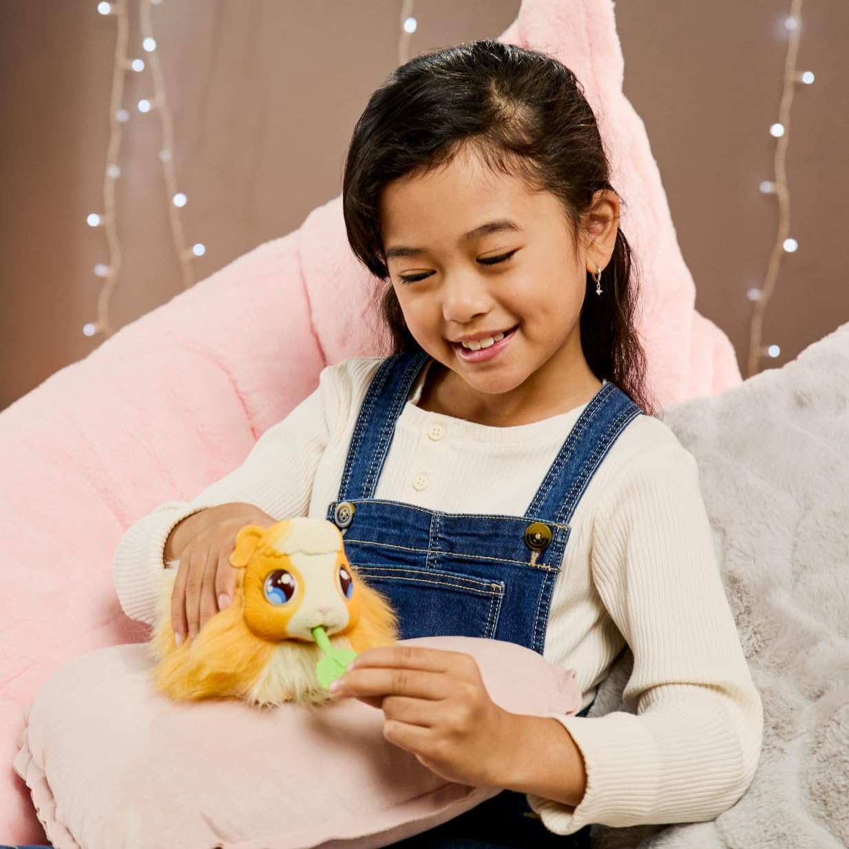 Little Live Pets Mama Surprise Guinea Pigs Playset