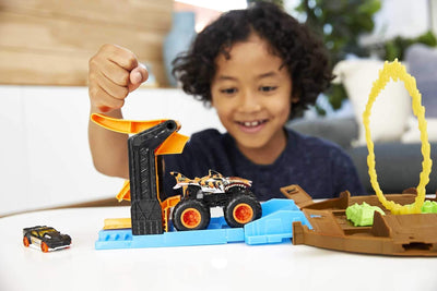 Hot Wheels Monster Trucks Stunt Tyre Playset