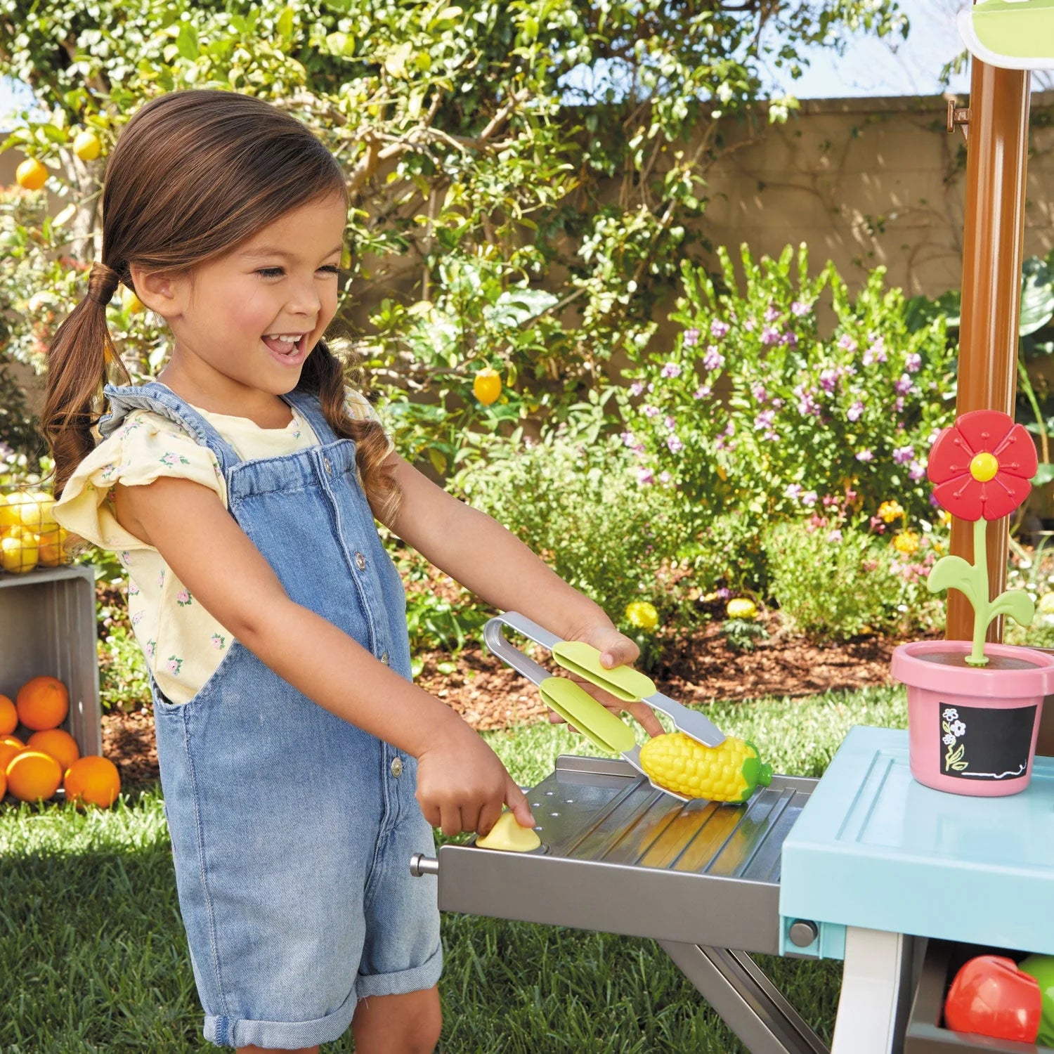 Little Tikes 3 in 1 Garden To Table Market