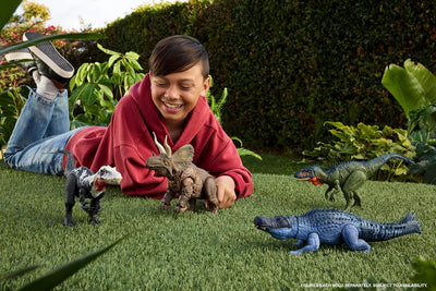 Jurassic World Gigantic Thrashers Dinosaur Eotriceratops