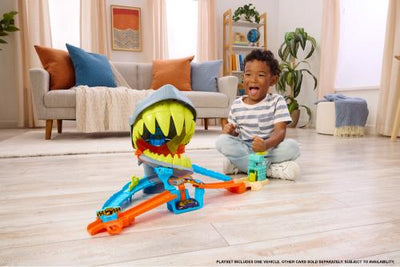 Hot Wheels Shark Chomp Beach Playset