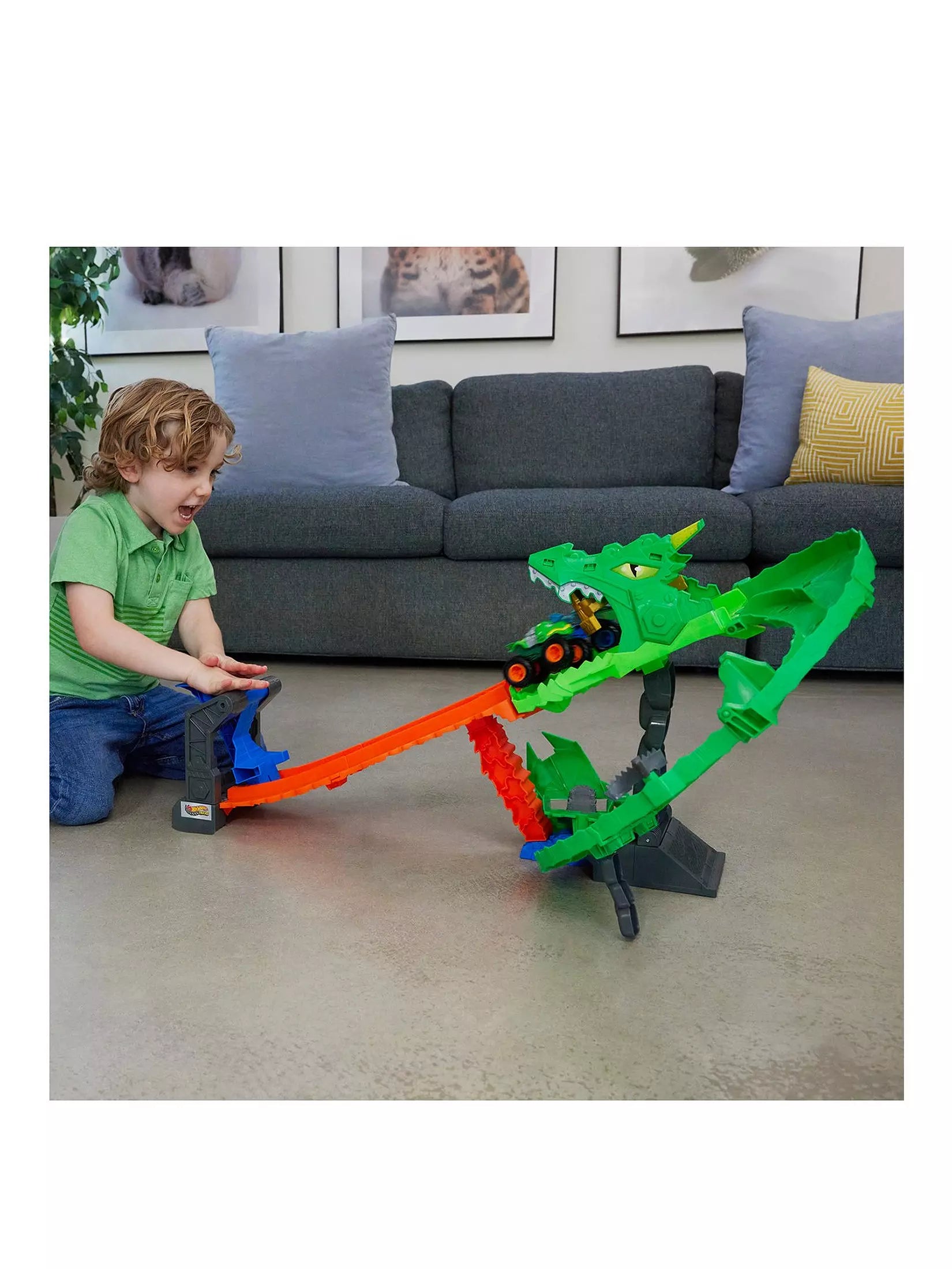 Hot Wheels Monster Trucks Demolition Dragon Track Set