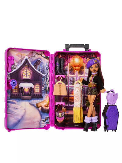 Monster High Skulltimate Secrets Destination Cabin Slaycation Clawdeen Wolf Doll