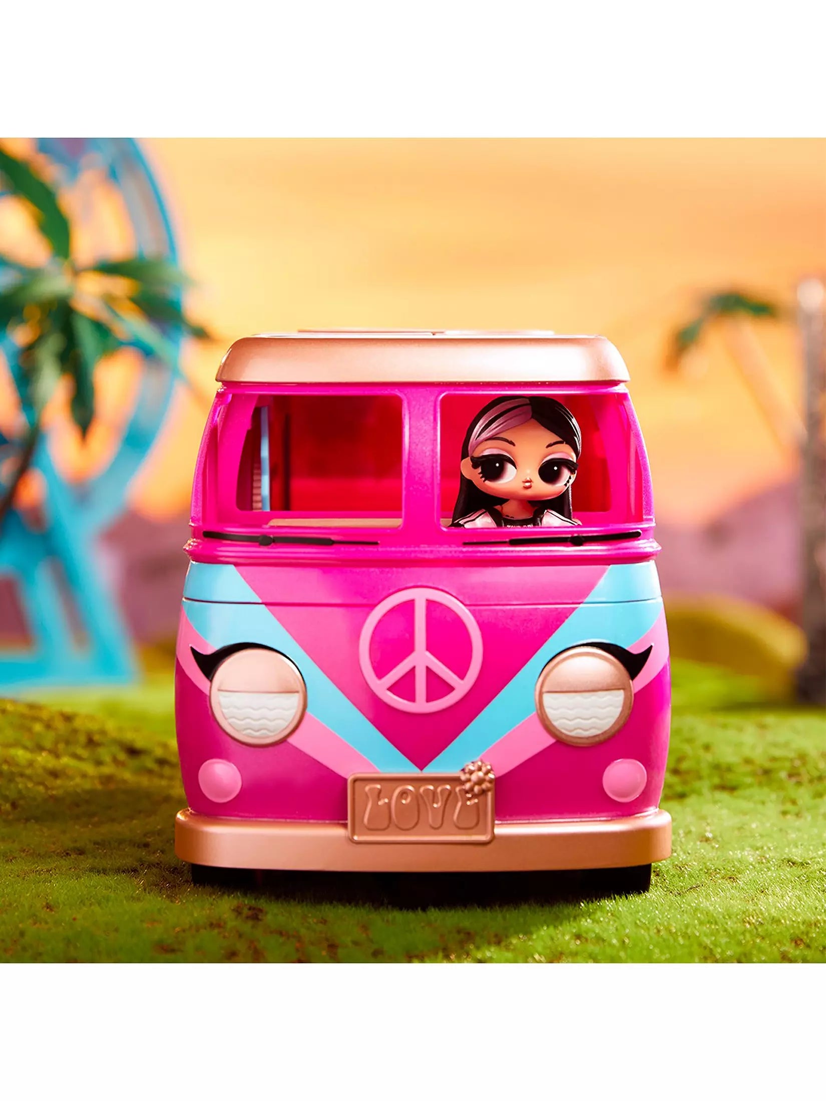 LOL Surprise!  Music Festival Tour Bus