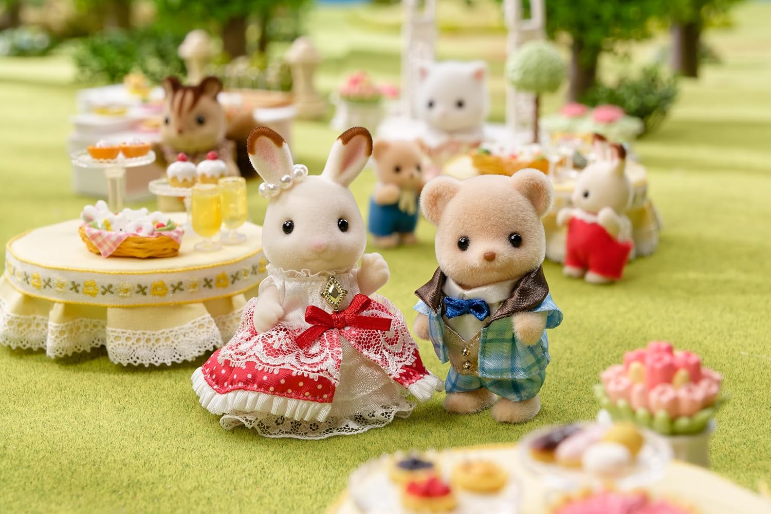 Sylvanian Families Anniversary Friends Set Freya And Theo