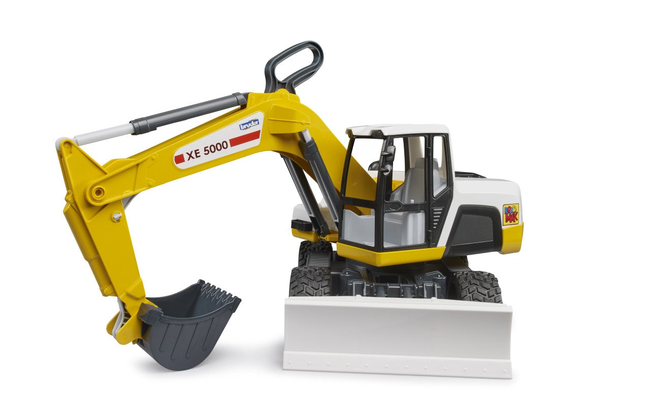 Bruder Roadmax 3413 Excavator 1:16