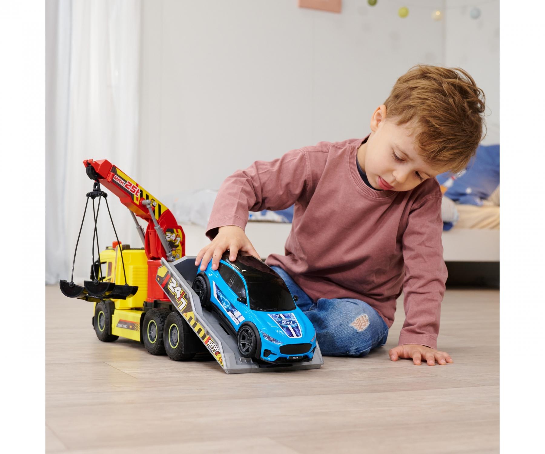 Dickie Giant Tow Truck And Car With Light And Sound