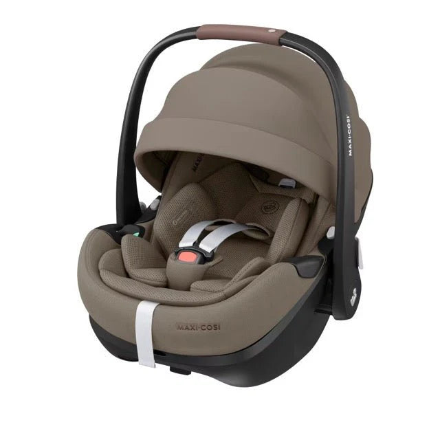 Maxi Cosi Pebble 360 Pro Car Seat - Truffle And Isofix Base Bundle