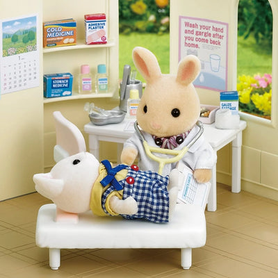 Sylvanian Families Country Doctor Gift Set