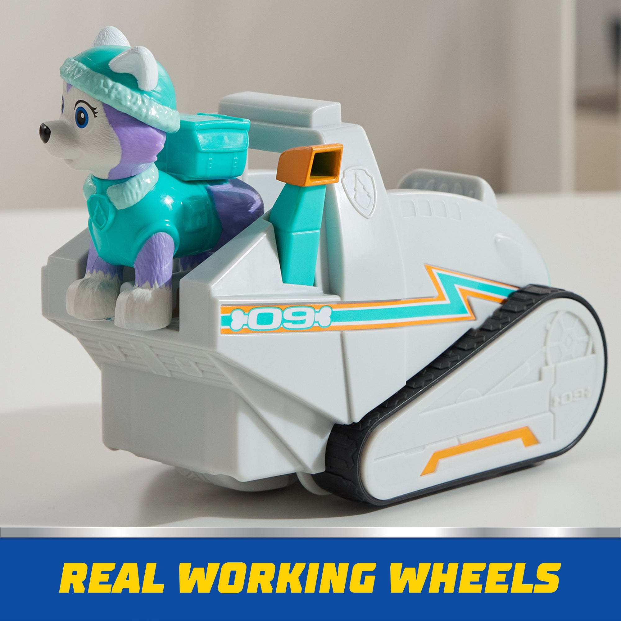 Paw Patrol Everest Snow Plough Vehicle And Figure