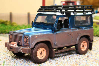 Britains 43321 Muddy Land Rover Defender 1:32