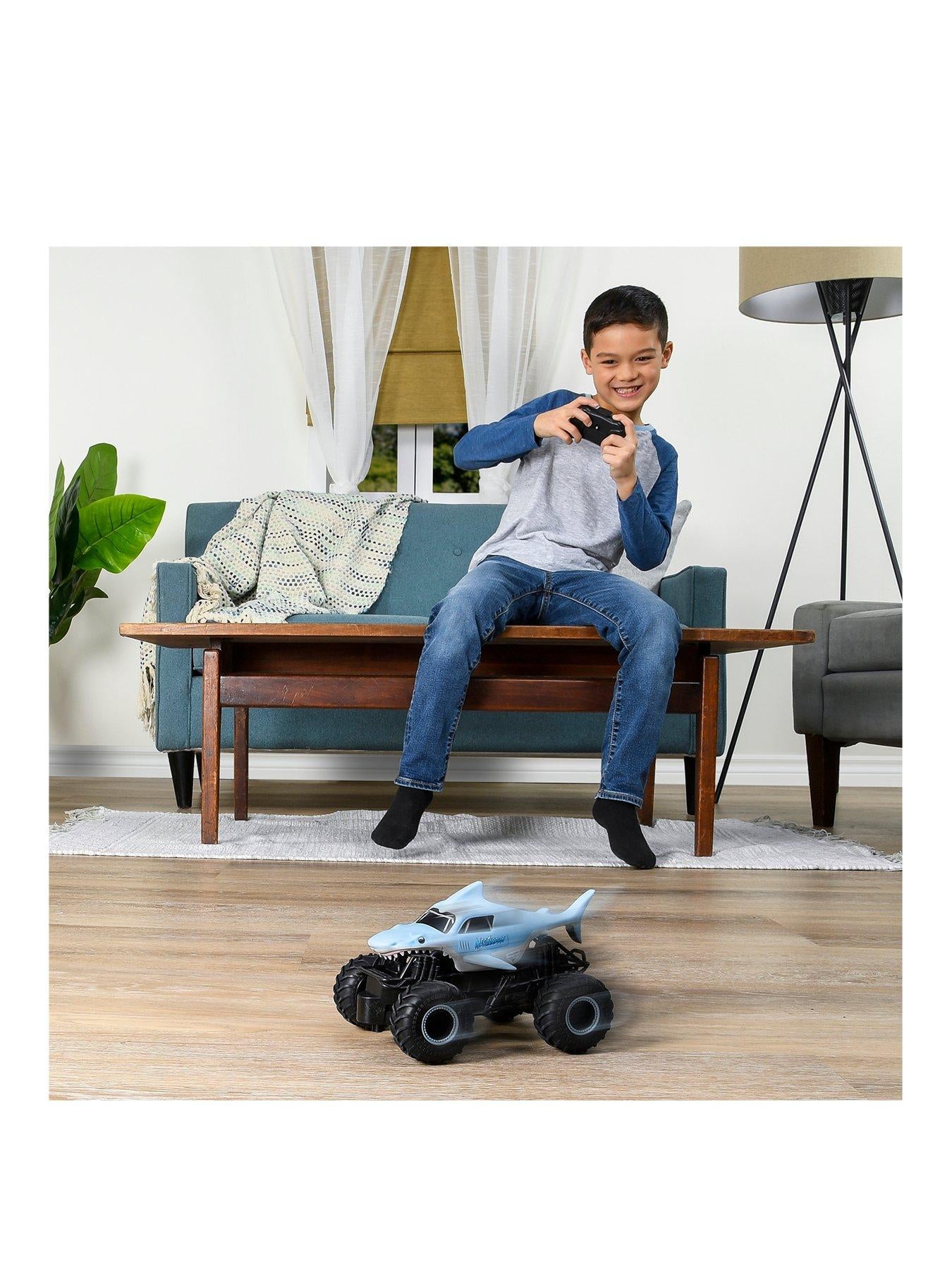 Monster Jam Megalodon 1:24 R/C Vehicle