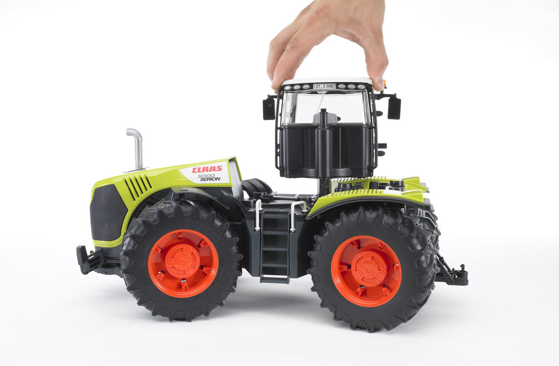 Bruder Claas Xerion 5000 Tractor 1:16